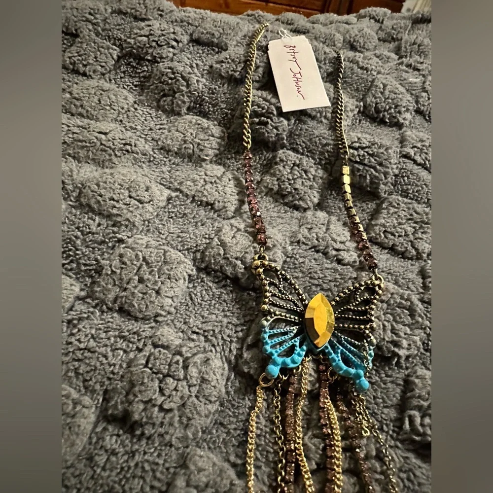 NWT Betsey Johnson Faux Stone Boho Butterfly Fringe Pendant Necklace - Picture 4 of 9